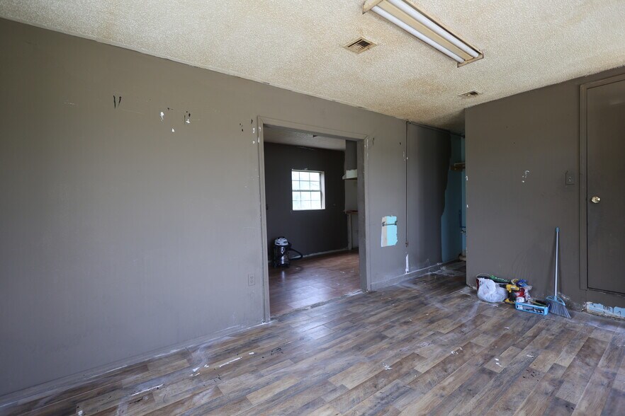 More Photos Of 25377 Welling rd, Welling Apartments For Sale