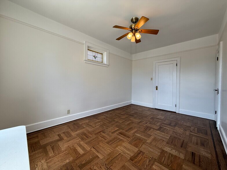 More Photos Of 8161 Woodhaven Blvd, Glendale Apartments For Sale