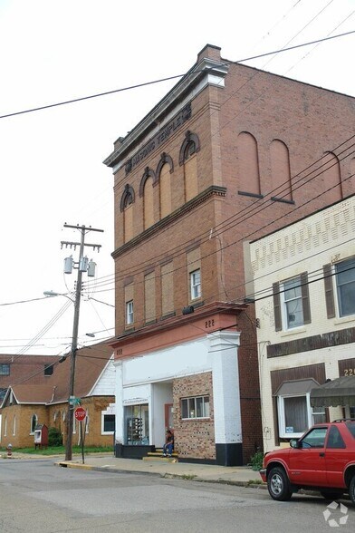 More Photos Of 222 E 4th Ave, Tarentum Storefront Retail Office For Lease