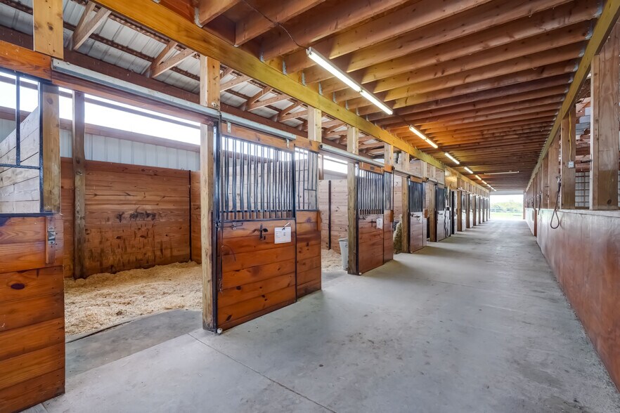 More Photos Of 1262 Fitzpatrick Rd, Auburn Specialty For Sale