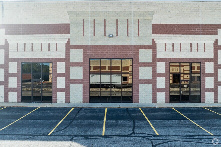 More Photos Of 2479 Edison Blvd, Twinsburg Warehouse For Lease
