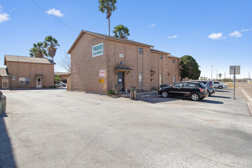 More Photos Of 1500 Sam Houston, Harlingen Apartments For Sale