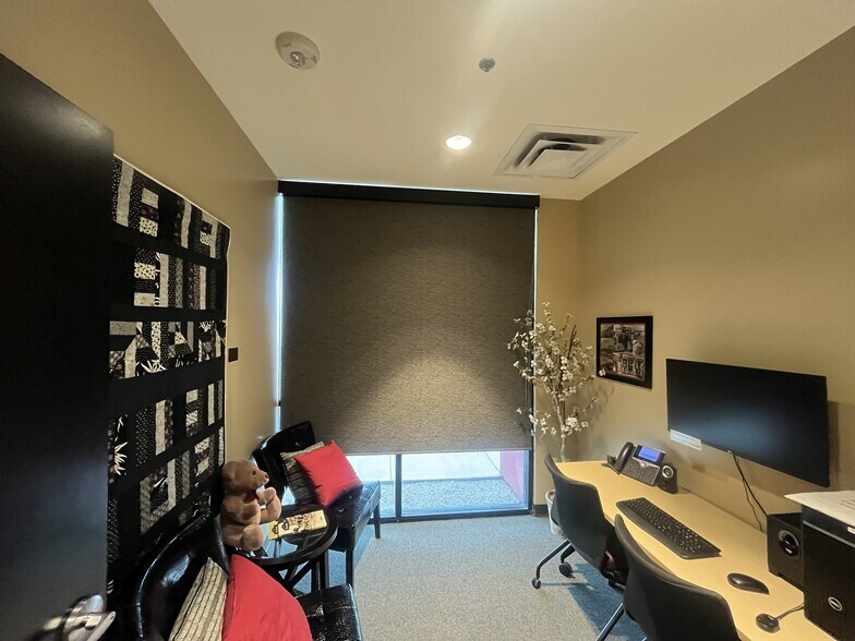 More Photos Of 2333 N Pebble Creek Pky, Goodyear Storefront For Sale