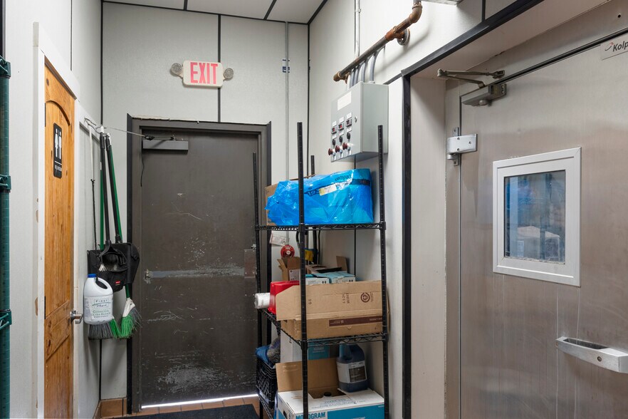 More Photos Of 10031 Hutchison Blvd, Panama City Beach Restaurant For Sale