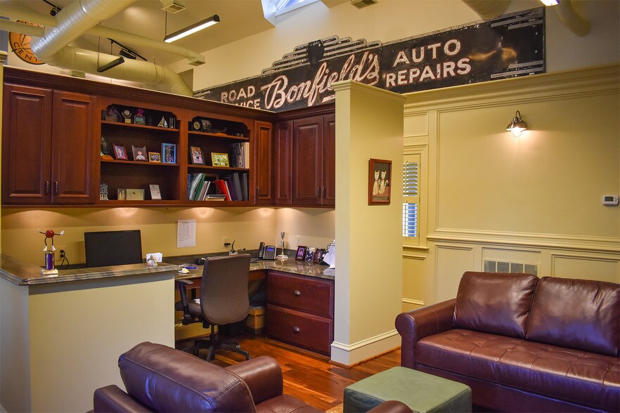 More Photos Of 6124 MacArthur Blvd, Bethesda Restaurant For Sale