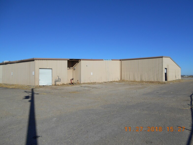More Photos Of 3700 N Quincy St, Plainview Warehouse For Sale