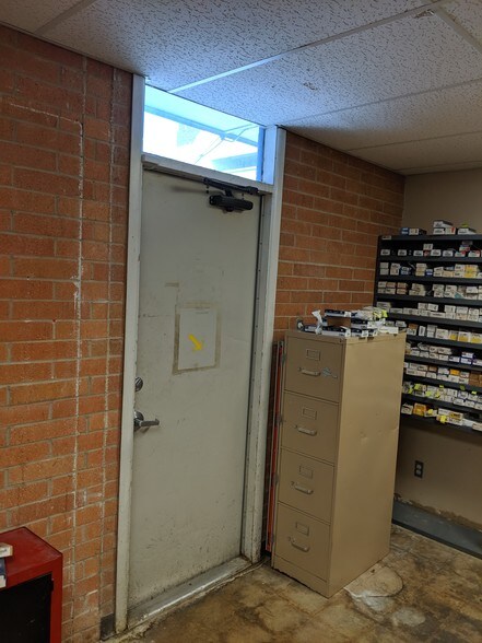 More Photos Of 2908 N Interstate 35, Austin Storefront Retail Office For Lease