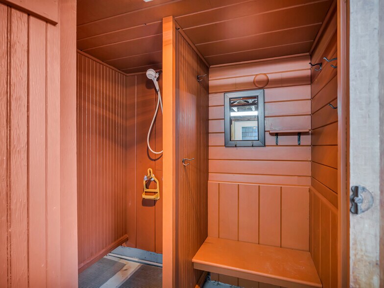 More Photos Of 1021 Promenade, Seaside Specialty For Sale