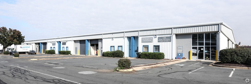 More Photos Of 301-366 Victory Dr, Herndon Flex For Lease