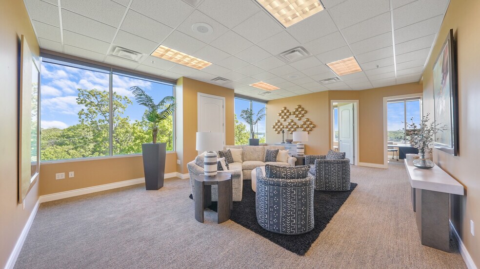 More Photos Of 2265 Bagnell Dam Blvd, Lake Ozark Office For Sale