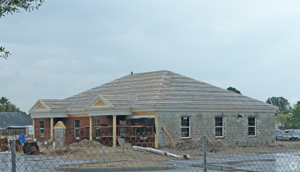 More Photos Of 1307-1309 Providence Rd, Brandon Office For Lease