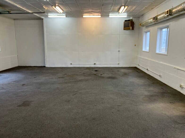 More Photos Of 2043 Highway 70 W, Dickson Unknown For Lease