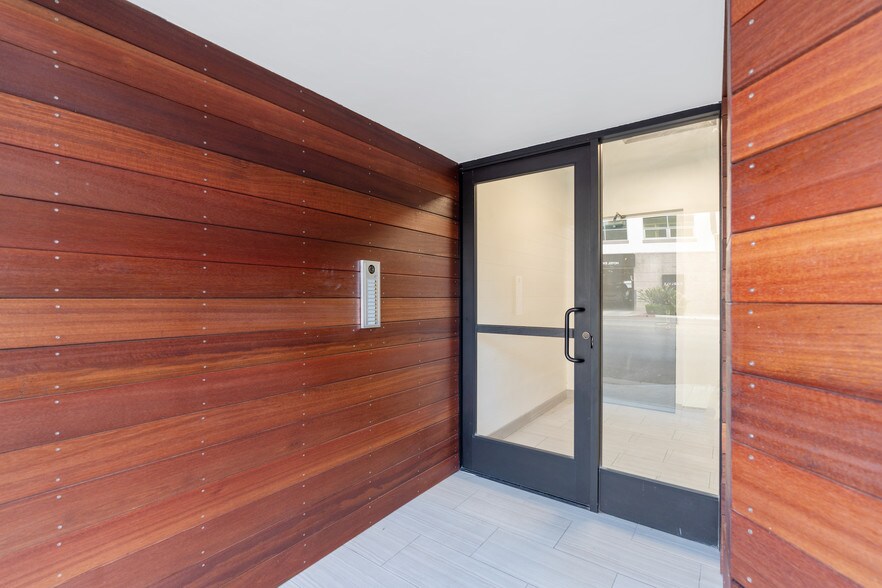 More Photos Of 1120 S Robertson Blvd, Los Angeles Medical For Lease