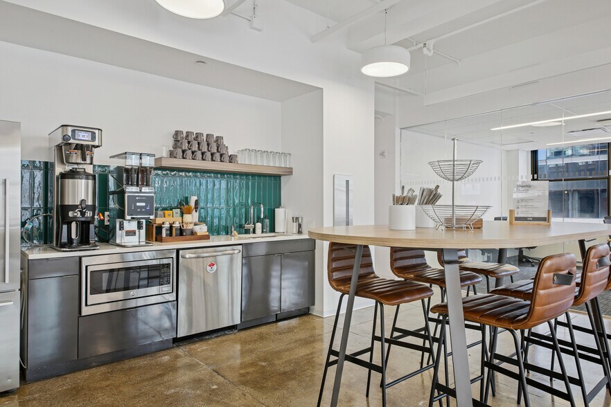More Photos Of 200 W 41st St, New York Coworking Space