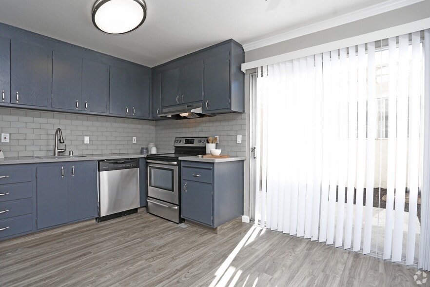 More Photos Of 2275 Grove Way, Castro Valley Apartments For Sale