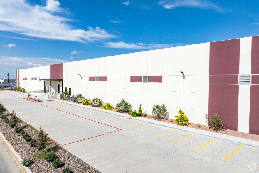 More Photos Of 172 Interamerica Blvd, Laredo Warehouse For Lease