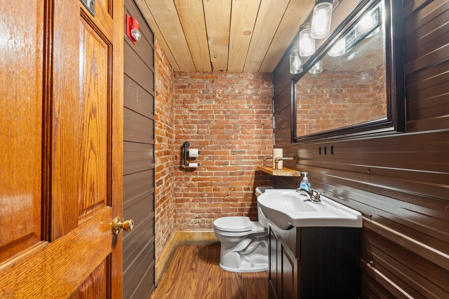 More Photos Of , Utica Unknown For Sale