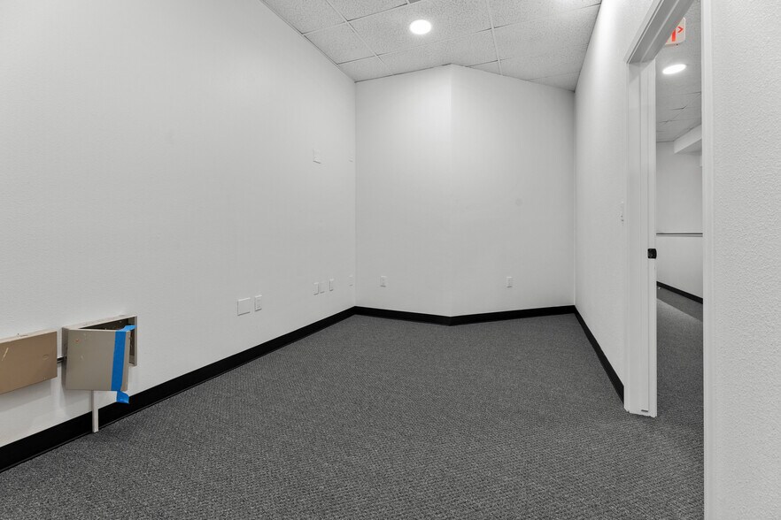 More Photos Of 2008 W Dorothea Ave, Visalia Freestanding For Lease