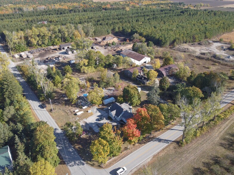 More Photos Of 5052 Reynolds Rd, Sturgeon Bay Flex For Sale