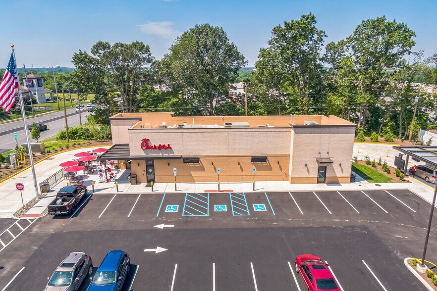 More Photos Of 301 US-130, Cinnaminson Fast Food For Sale