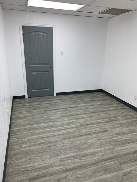 More Photos Of 2313 W Arkansas Ln, Pantego Medical For Lease