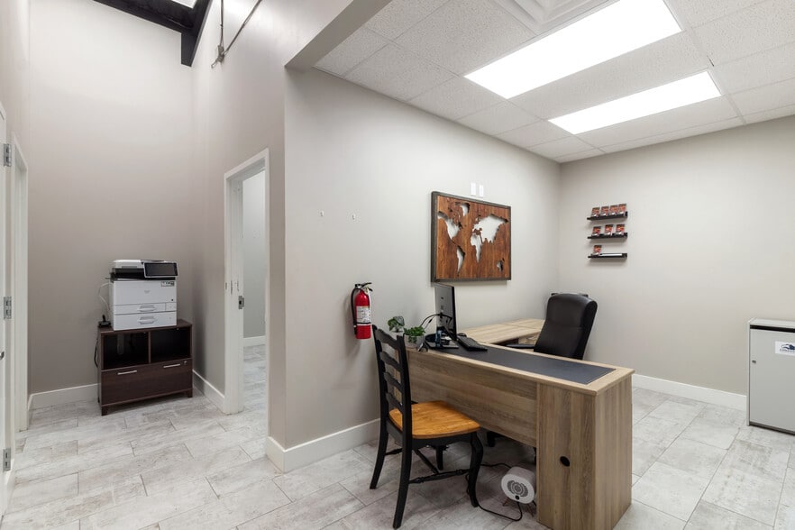 More Photos Of 4320 Decatur Dr, College Station Self Storage For Lease