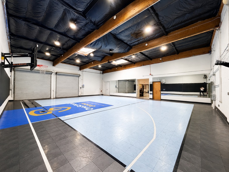 More Photos Of 5200 W 83rd St, Los Angeles Specialty For Lease