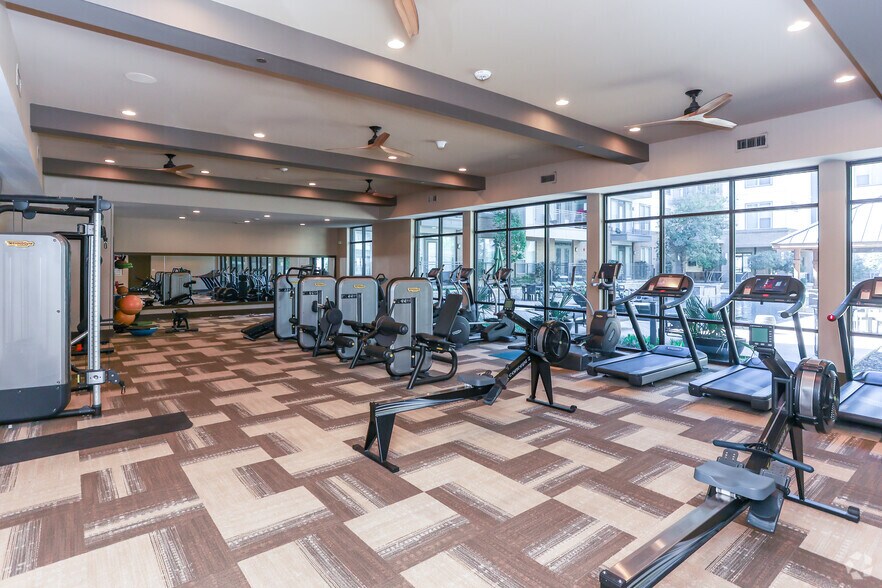 More Photos Of 4646 Amesbury Dr, Dallas Apartments For Lease