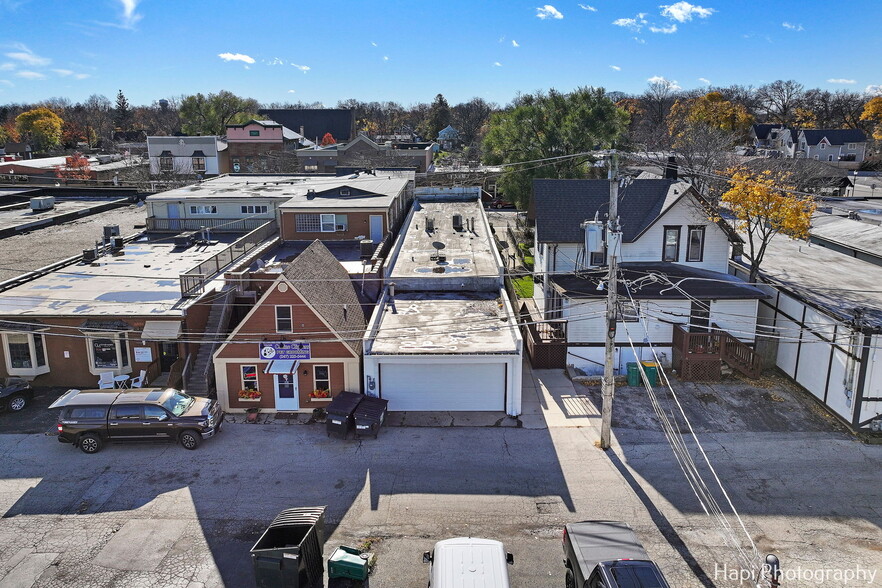 More Photos Of 132 Center St, Grayslake Storefront For Sale
