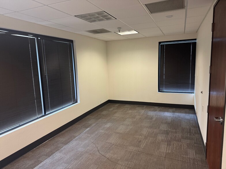 More Photos Of 1817 Maryal Dr, Sacramento Office For Sale