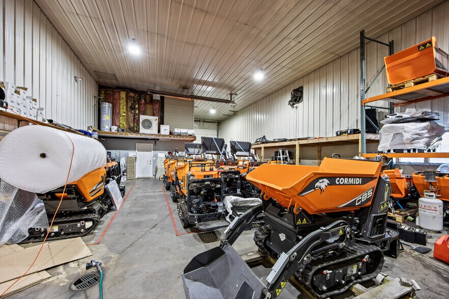More Photos Of 292 Roosevelt Dr, Seymour Garden Center For Lease