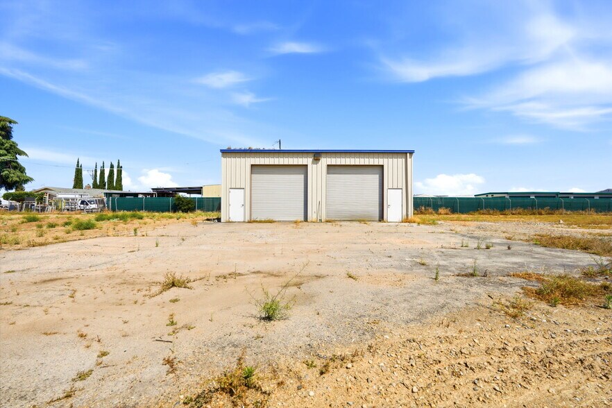More Photos Of 1260 Buttonwillow Ave, Reedley Warehouse For Sale