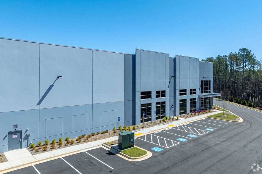 More Photos Of 3625 Buffington Center, College Park Distribution For Lease