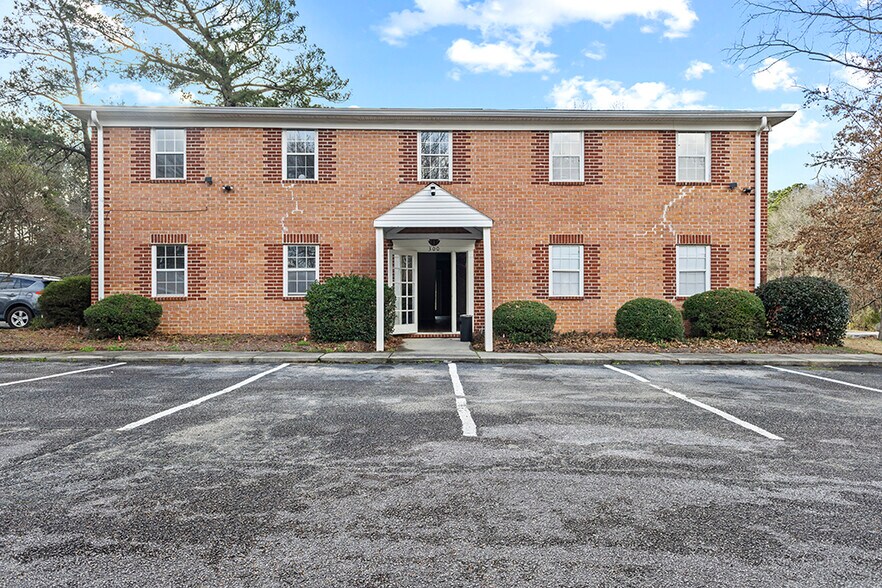 More Photos Of 170 Westwood Dr, Thomson Apartments For Sale