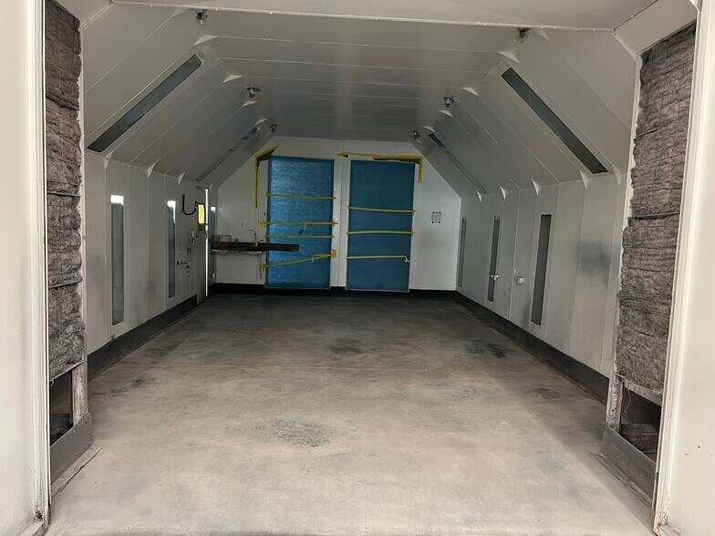 More Photos Of 500 S Raymond Ave, Fullerton Warehouse For Lease