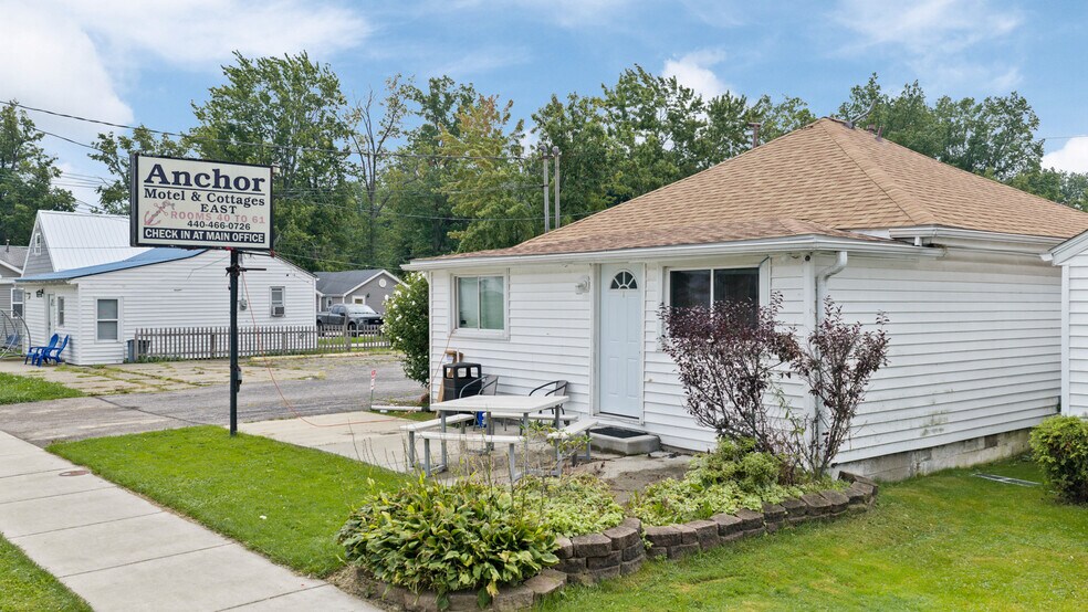 More Photos Of 5196 Lake Rd E, Geneva Hotel For Sale