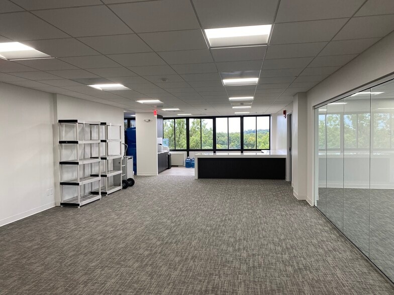 More Photos Of 150 S Washington St, Falls Church Office For Lease