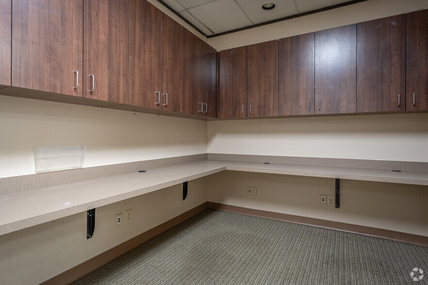 More Photos Of 17270 Red Oak Dr, Houston Medical For Sale