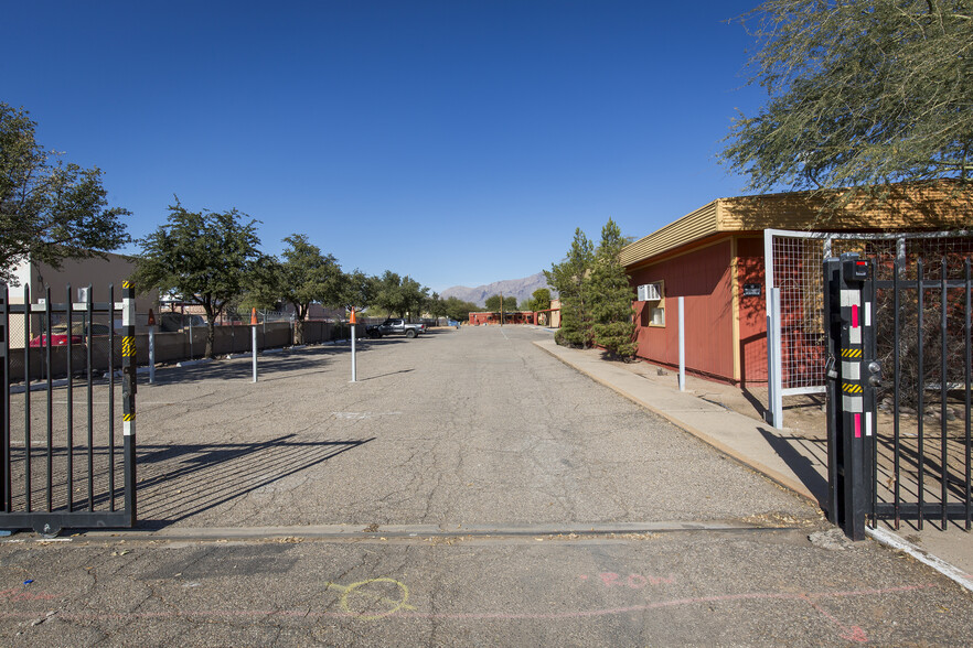 More Photos Of 3767 E Grant Rd, Tucson Office For Sale