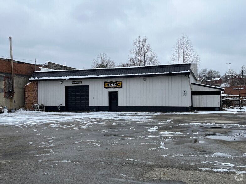 Primary Photo Of 68 E Fayette St, Uniontown Showroom For Sale
