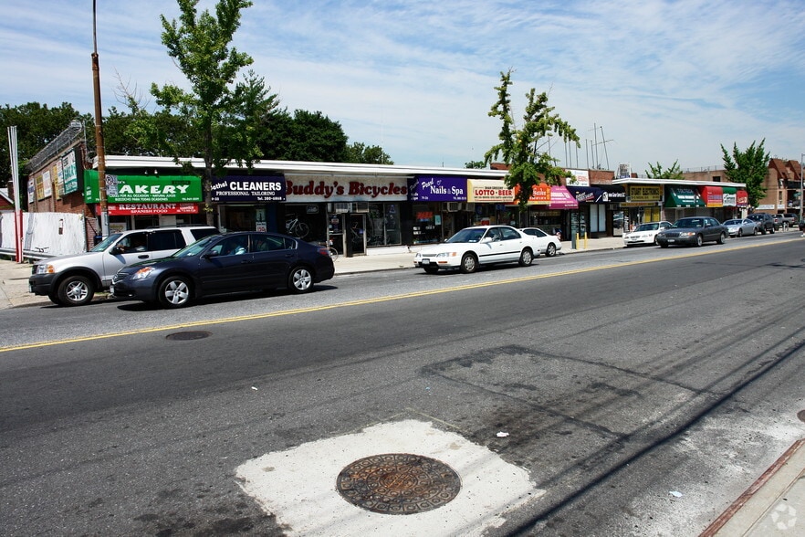 More Photos Of 7912-7912 Parsons Blvd, Flushing Storefront For Lease