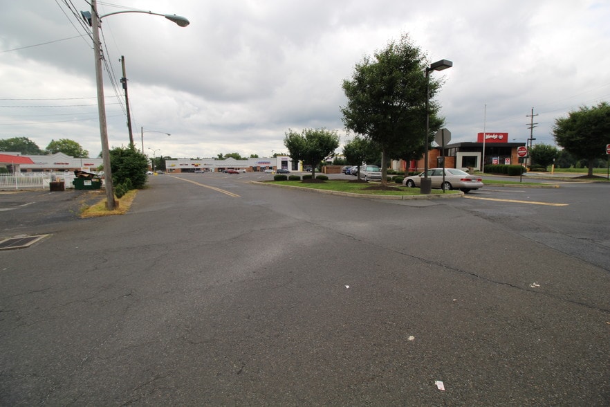 More Photos Of 905 W Trenton Ave, Morrisville Freestanding For Lease