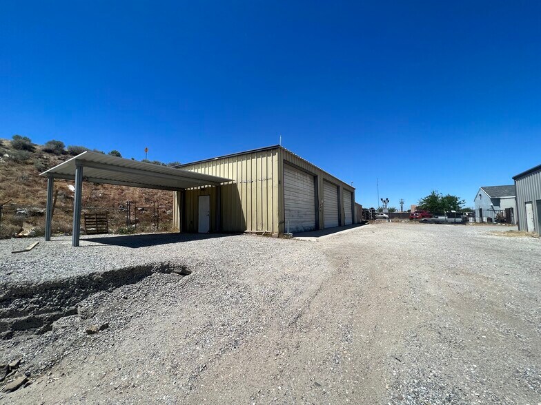 More Photos Of 16623 Yucca St, Hesperia Service For Lease