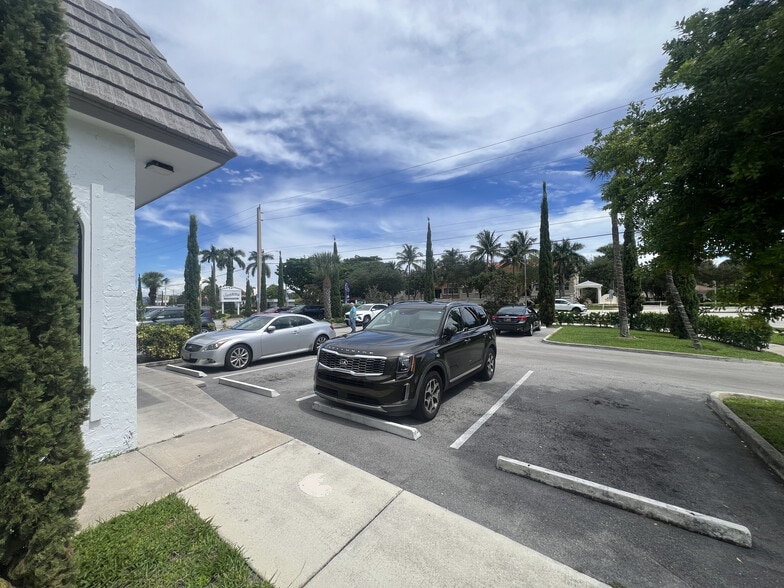 More Photos Of 5701-5781 N Federal Hwy, Boca Raton Storefront Retail Office For Lease