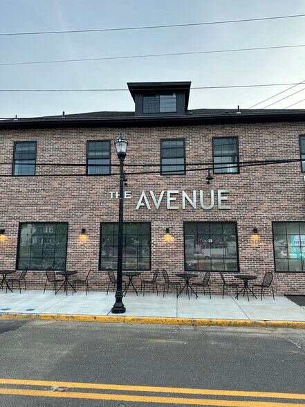 More Photos Of 102 Clements Bridge Rd, Barrington Restaurant For Lease