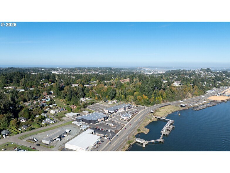 More Photos Of 1236 Teakwood Ave, Coos Bay Health Club For Sale