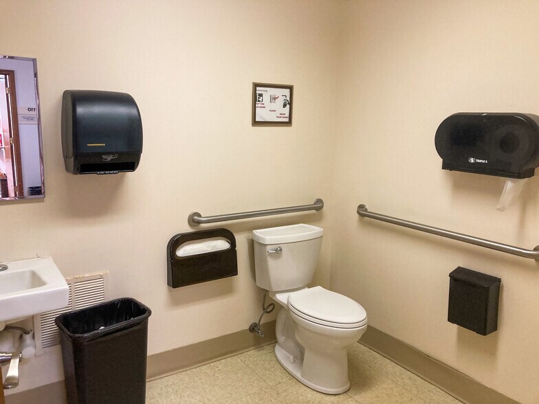 More Photos Of 510 W Union St, Athens Healthcare For Sale