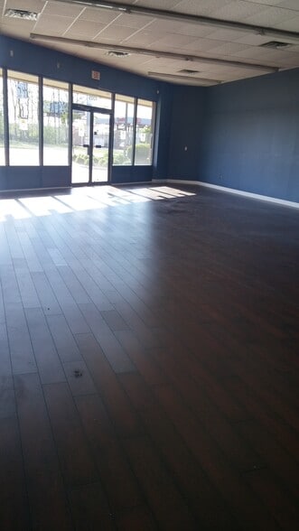 More Photos Of 4005 Madison Ave, Indianapolis Freestanding For Lease
