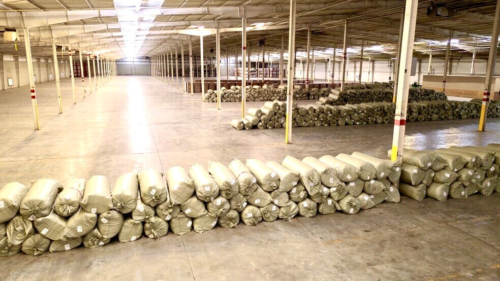 More Photos Of 103 S Acres St, Sikeston Distribution For Lease