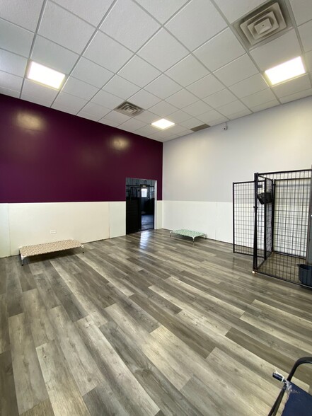 More Photos Of 703 Childs St, Wheaton Veterinarian Kennel For Lease
